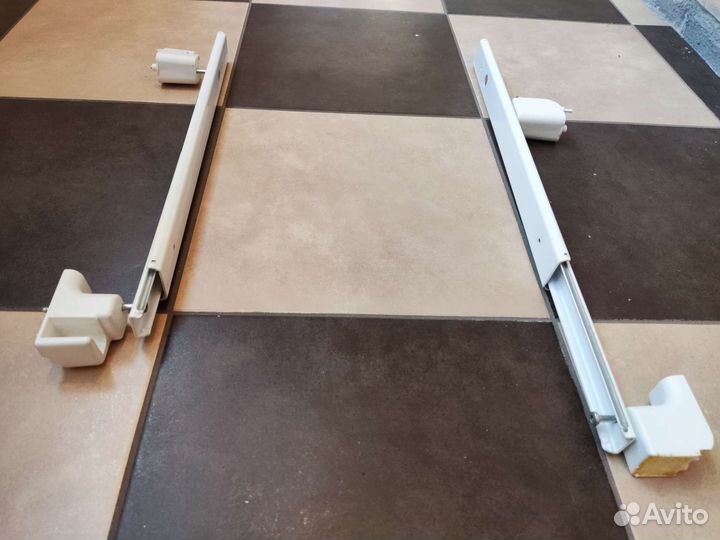 Ящики, полки, ручки холодильника Liebherr