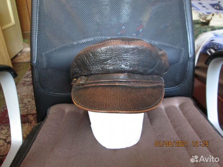 Кожаные фуражки