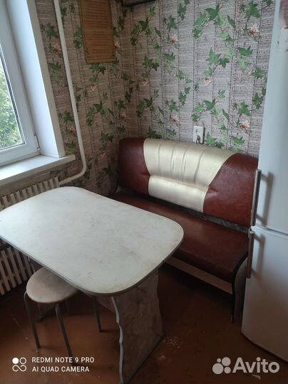 Кухонный мягкий уголок, стол