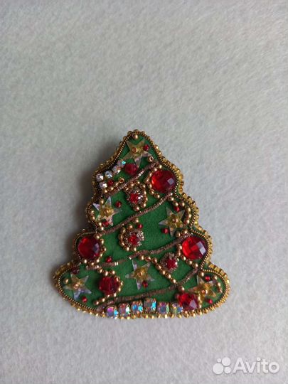 Брошь новогодняя