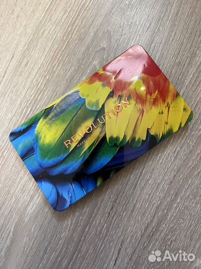 Палетка теней revolution