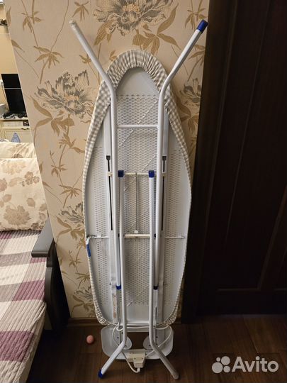 Гладильная доска с розеткой бу