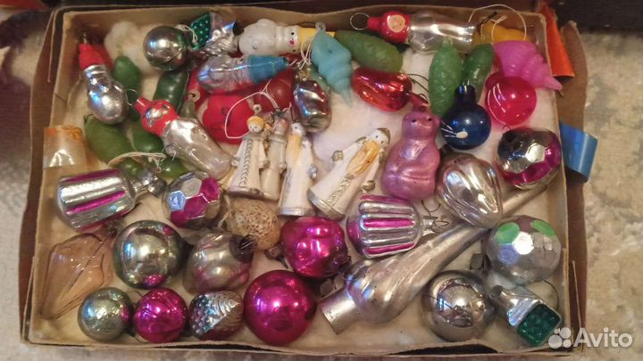 Набор новогодних мини-игрушек и елка