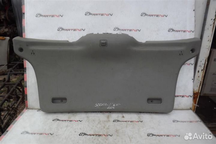 Накладка крышки багажника Рено Сценик