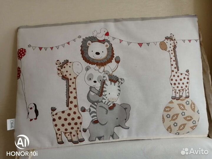 Бортик в комплекте на детскую кроватку