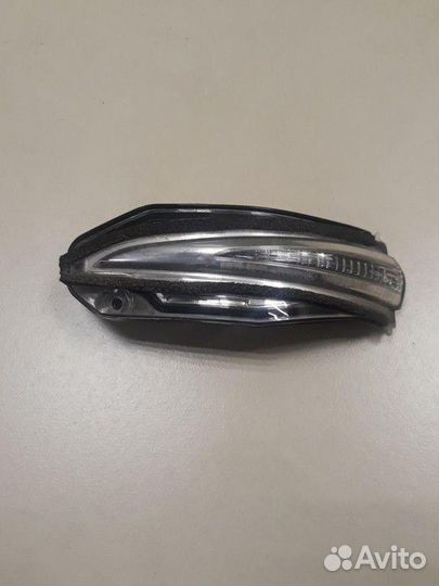 Повторитель указателя поворота в зеркало левый