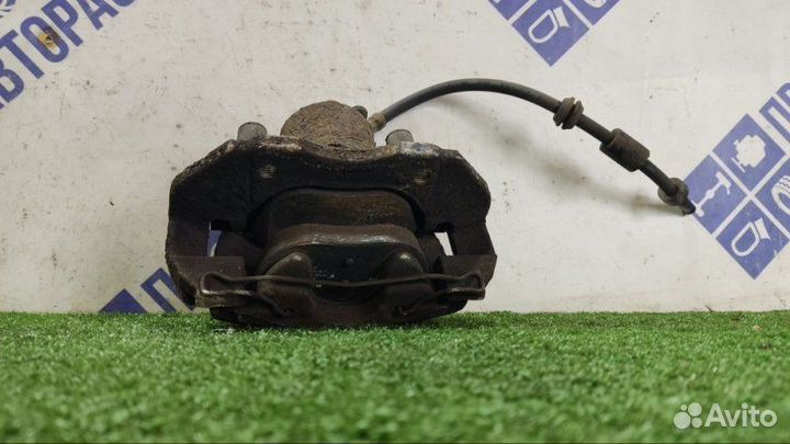 Суппорт передний правый Ford Focus 2+ хэтчбек 1.6