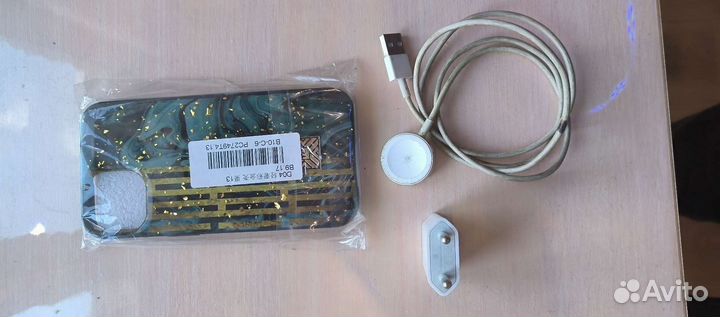 Защитные стёкла на айфон, чехол и зарядка