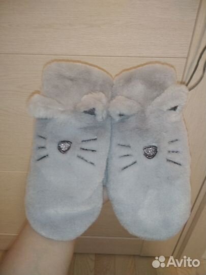 Меховые варежки кошечки