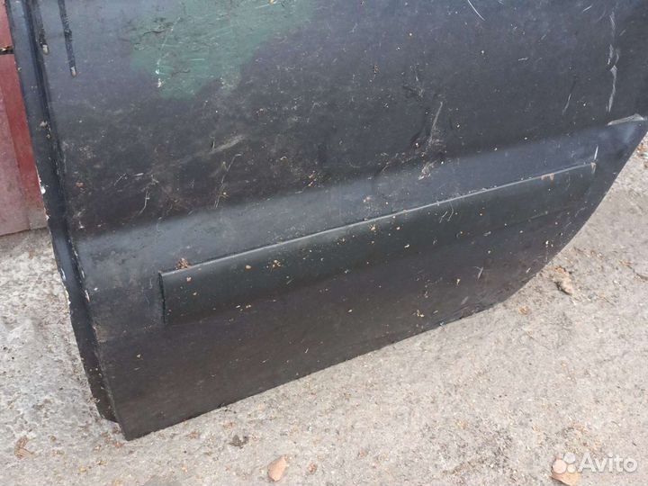 Задняя левая дверь Nissan Terrano D21