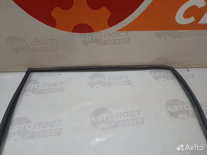 Уплотнитель стекла двери задний правый Ssangyong