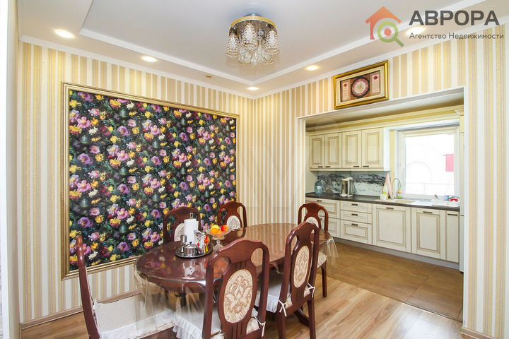 Дом 143 м² на участке 7,3 сот.