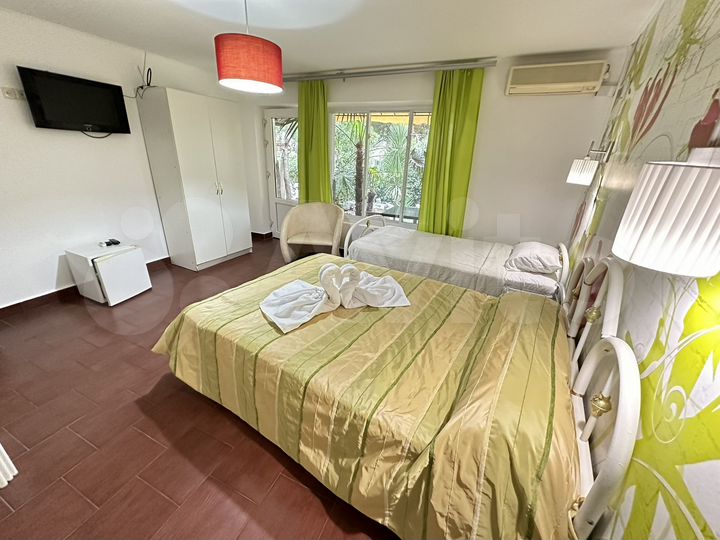 Комната 25 м², 1/3 эт.