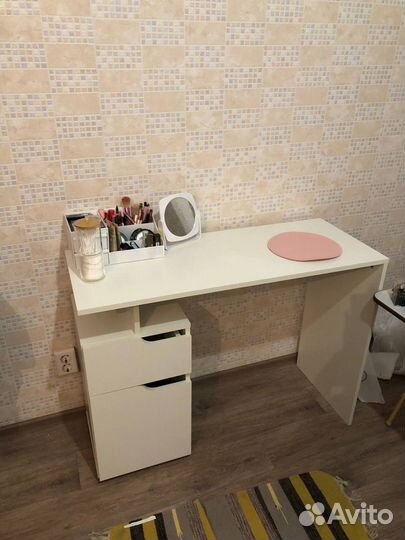 Стол письменный белый компьютерный с ящиками