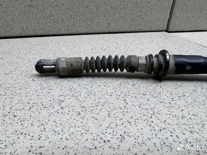 Трос стояночного тормоза правый Hyundai Creta