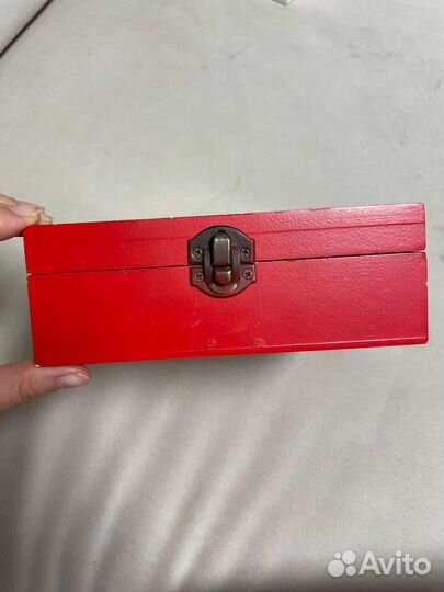 Красная шкатулка