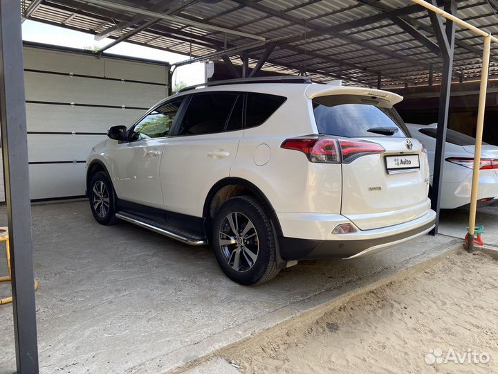 Toyota RAV4 2.5 AT, 2015, 110 000 км