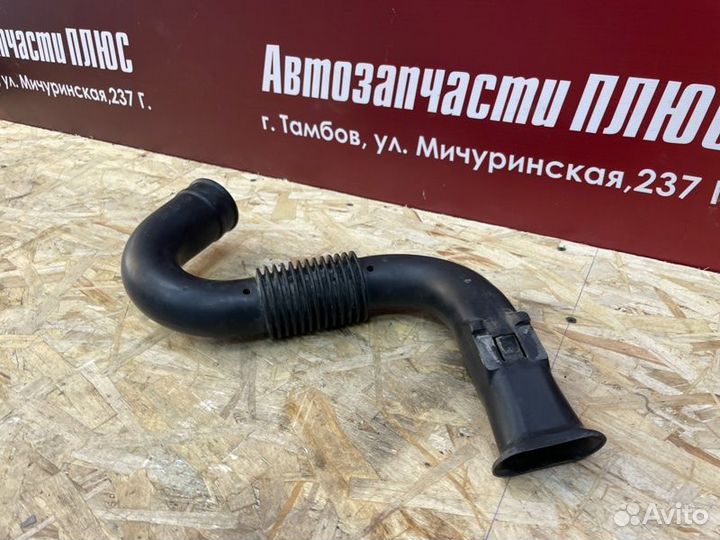 Патрубок воздушного фильтра Renault Logan