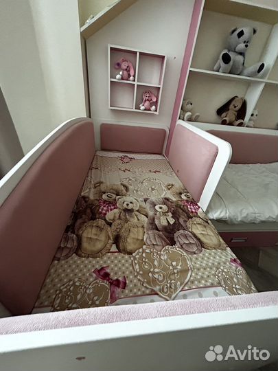 Двойная детская кровать с домиком