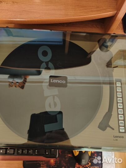 Проигрыватель виниловых пластинок Lenco L30