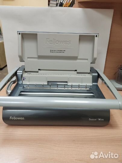 Брошюровщик fellowes Quasar-Wire