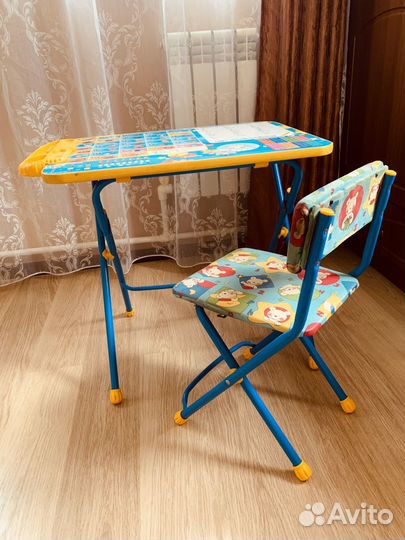 Детский столик и стульчик