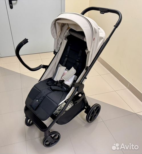 Прогулочная коляска Carrello bravo lite