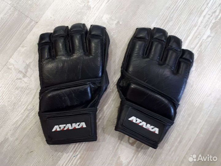 Перчатки для тайского бокса и мма 