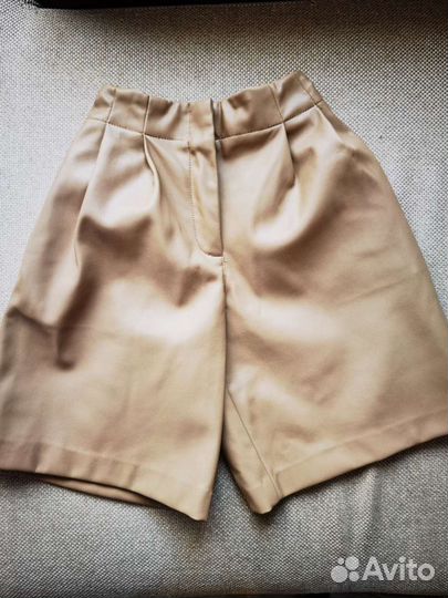 Кожаные шорты zara
