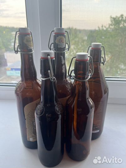 Бутылка с бугельной пробкой