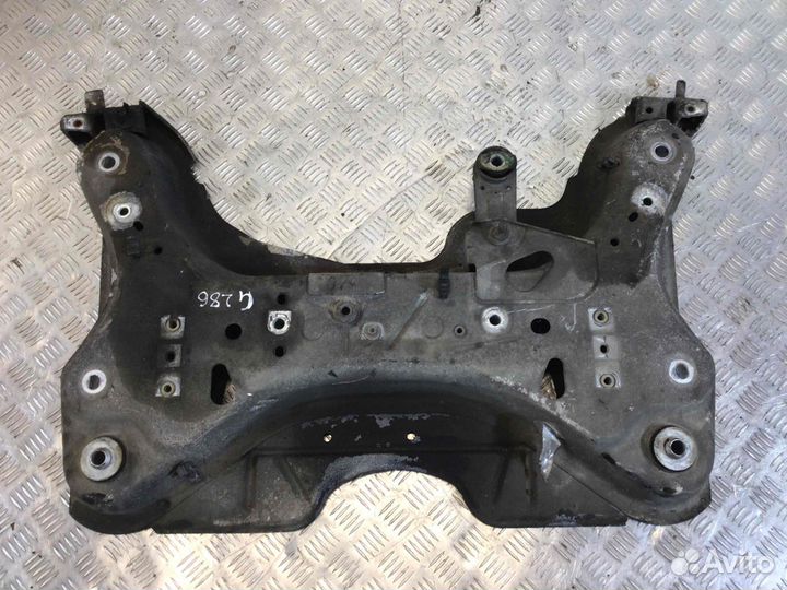 Балка подвески передняя (подрамник) Renault Laguna