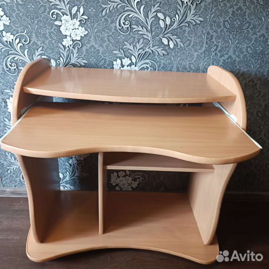 Компьютерный стол, письменный стол