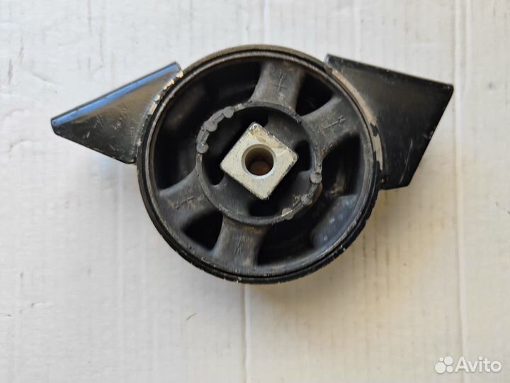 Опора двигателя задняя 96496852