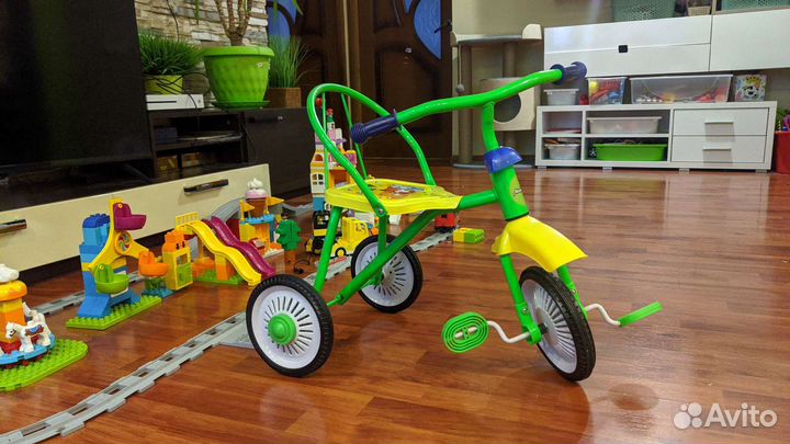Трехколесный велосипед + самокат + коляска кукол
