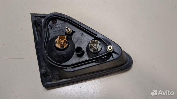 Фонарь крышки багажника Lexus RX, 2000
