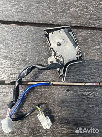 Кнопки в руль toyota corolla e 150