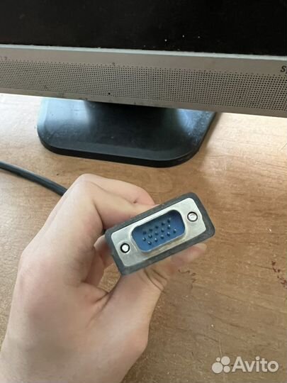 Монитор Samsung SyncMaster 710v