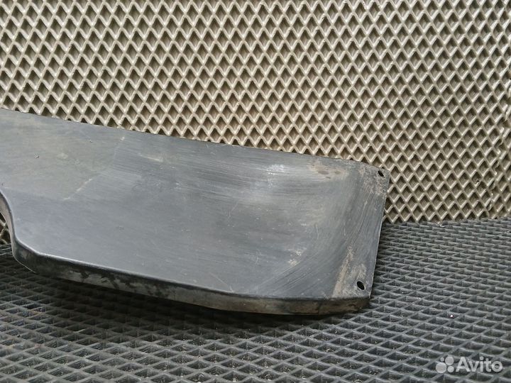 Пыльник бампера правый Nissan Qashqai J10