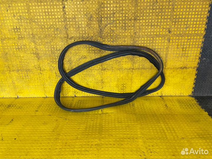 Б/У Уплотнитель двери Состояние на фотоnnУ нас