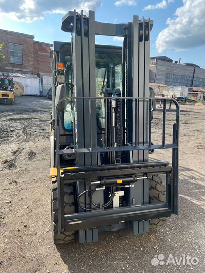 Вилочный погрузчик CHL CPCD35, 2023