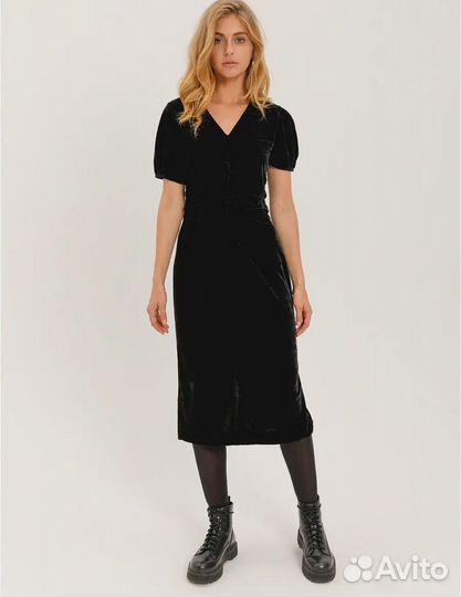 Платье бархатное Sela 44-46