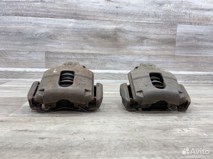 Суппорт передний левый правый Fusion / Fiesta 5