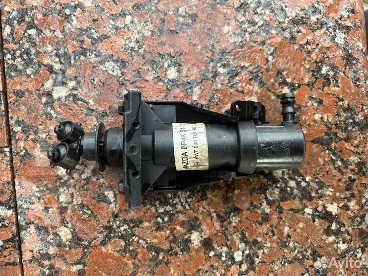 Форсунка омывателя фар mazda 3 bk