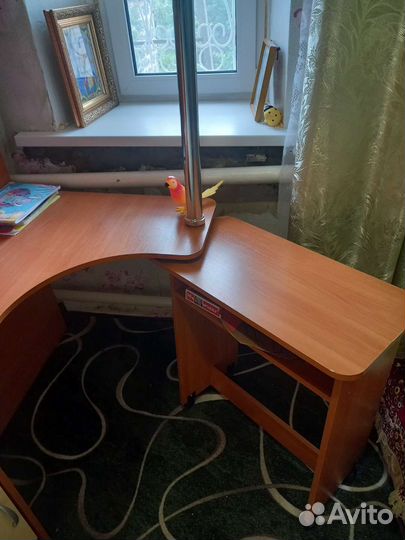 Детская кровать чердак со столом и шкафом