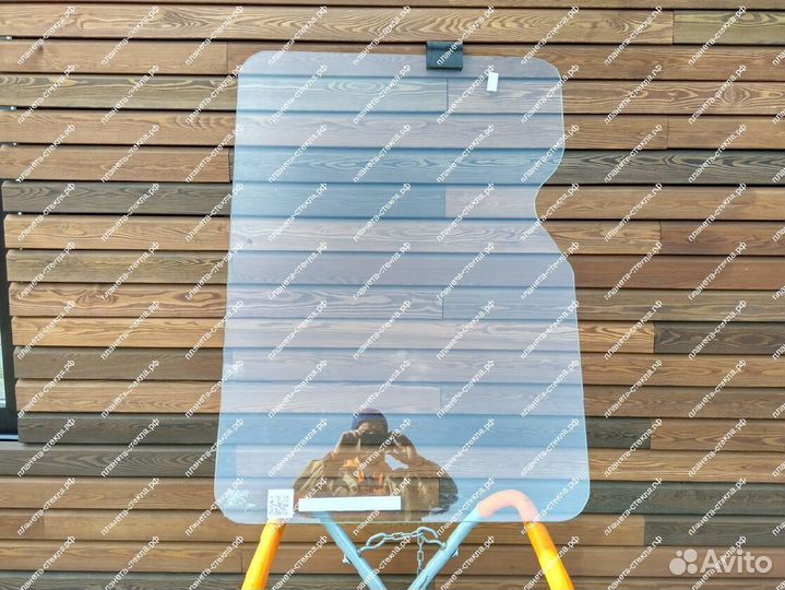 Стекло для гусеничного экскаватора