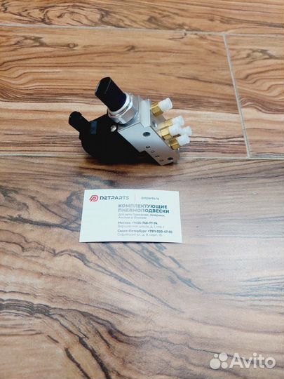 Блок клапанов Mercedes-Benz A2113200158