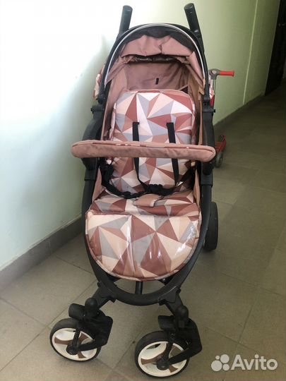 Прогулочная коляска