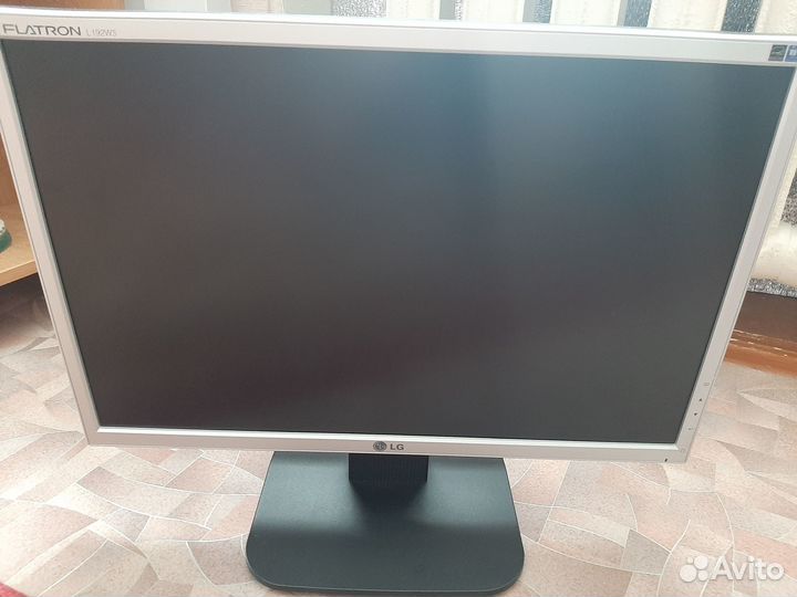 Монитор LG Flatron L192WS-SN