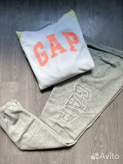 Спортивный костюм женский Gap