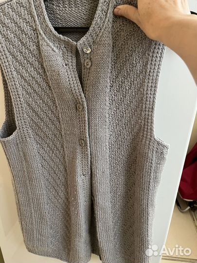 Жилет ручной вязки